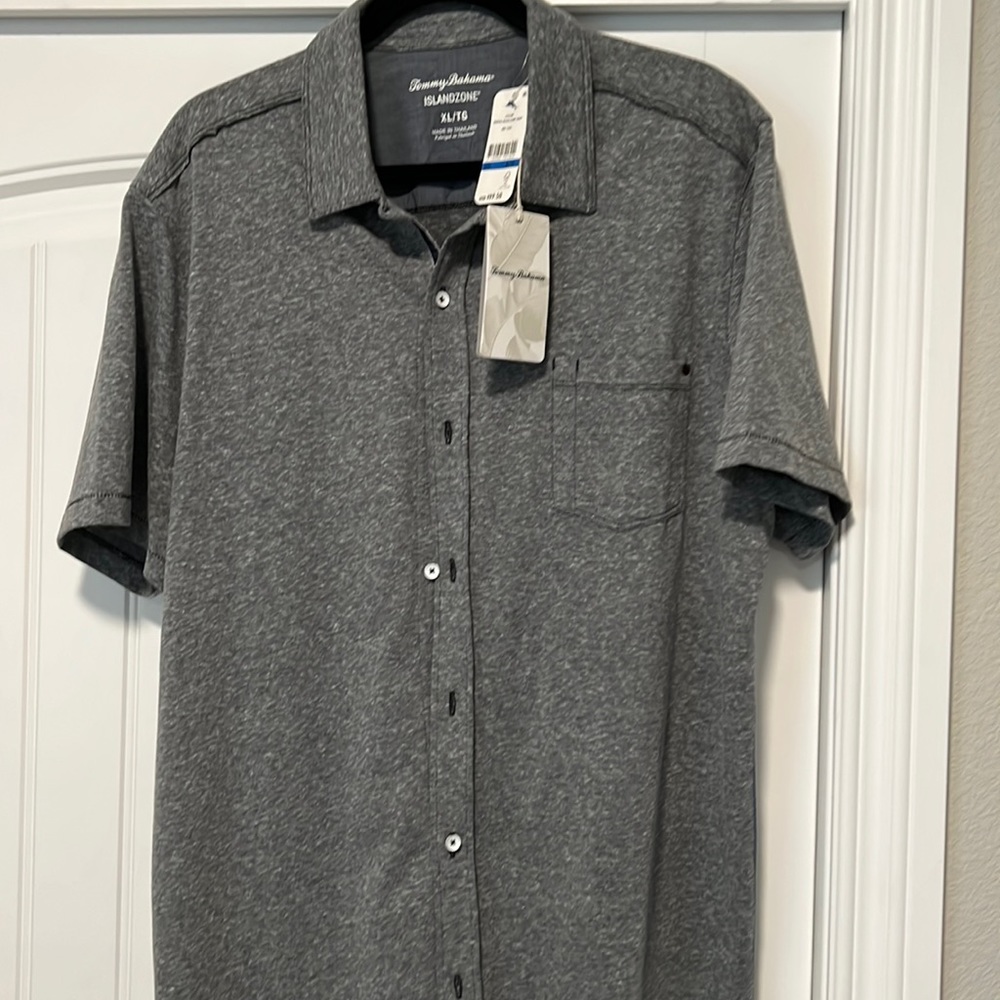 Tommy Bahama short sleeve Men’s shirt. NWT. Size XL